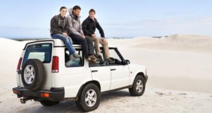 Private desert safari experience with dunes and sunset in Dubai